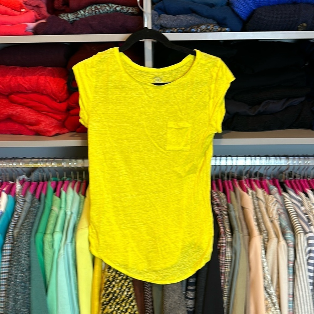 Loft yellow cap sleeve scoop neck top size XS